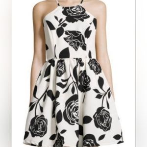Romeo & Juliet Couture Floral Dress